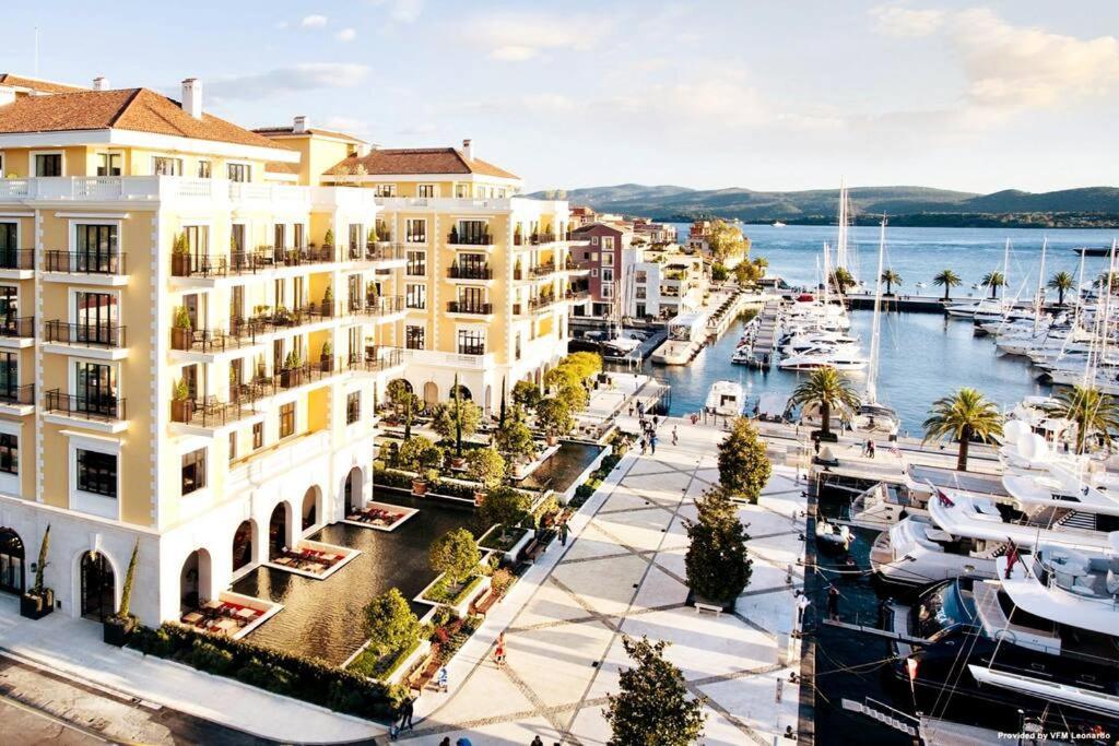 New! Stylish 2 Bedroom Condo With View & Pool Tivat Eksteriør bilde